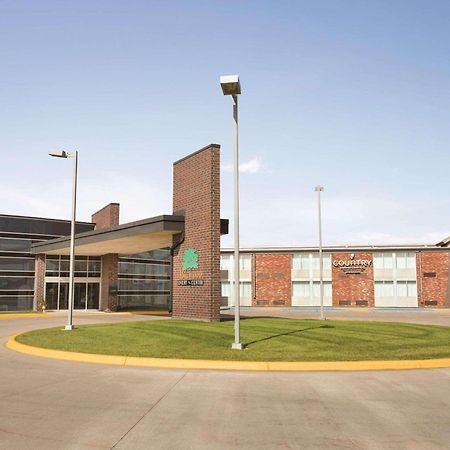 ベストウェスタン ザ フォールズ イン & スイーツ Fergus Falls エクステリア 写真